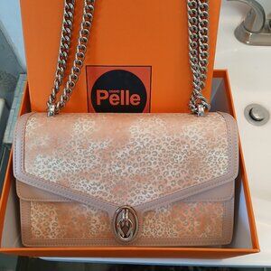 Grand Pelle Leather Crossbody🩷